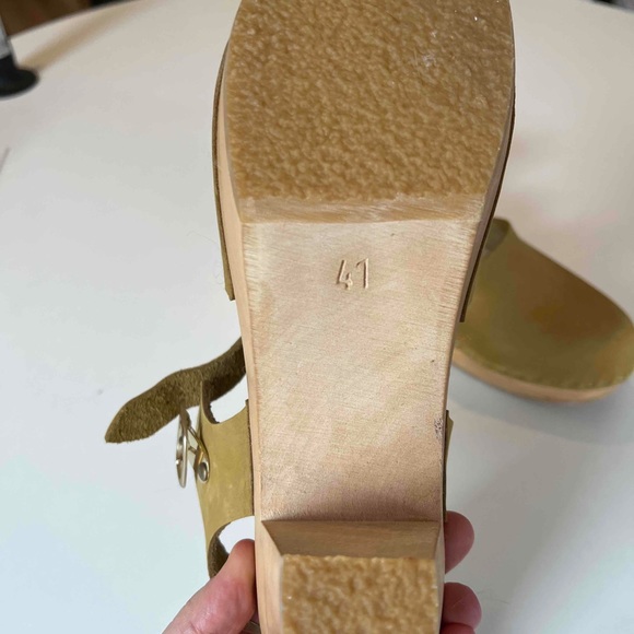 Bryr Clogs - Emma Closed Toe, High Heel - Picture 3 of 4